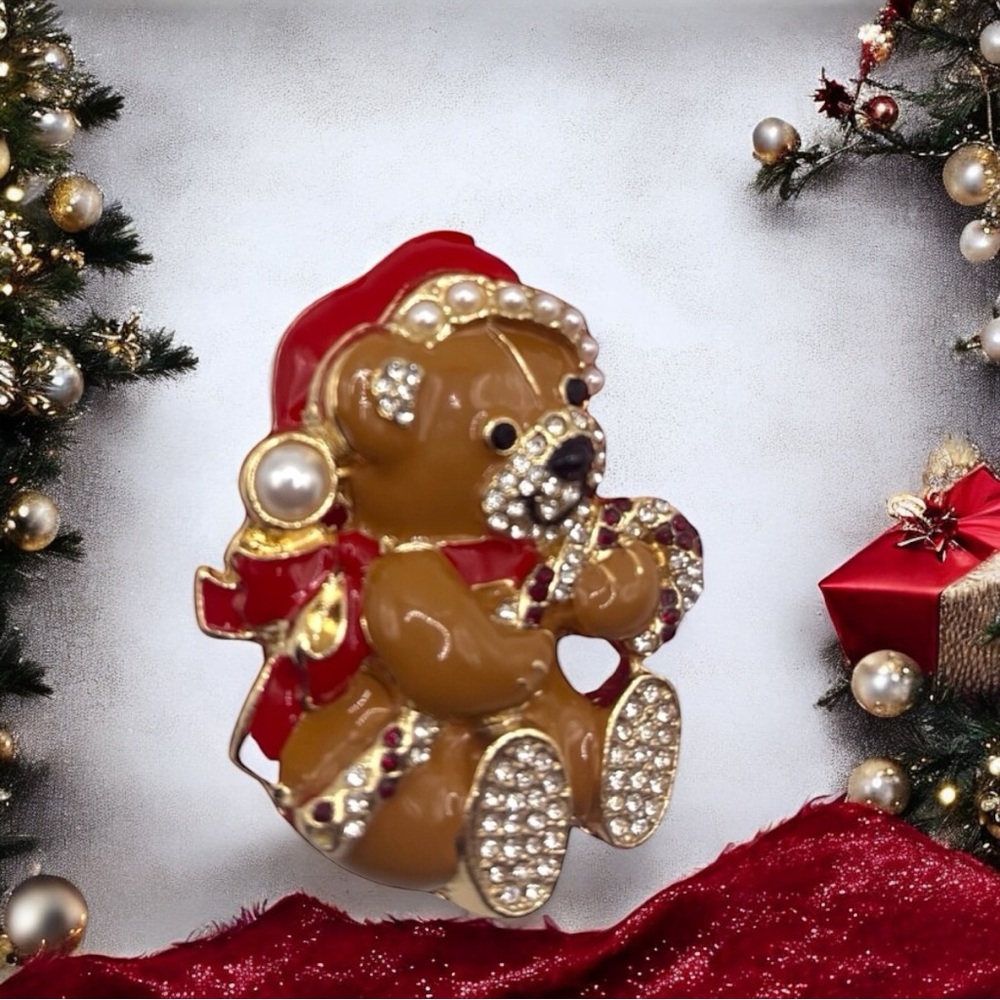 Macy’s Christmas Bear brooch